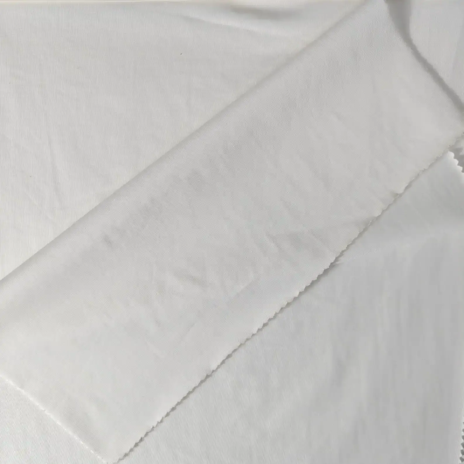 Smooth jersey fabric surface